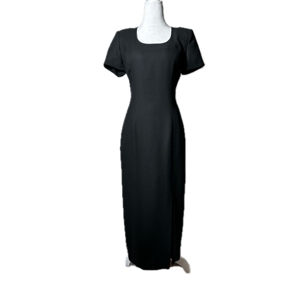 Maggie London Black Short Sleeve Long Dress Size 4. - Picture 3 of 8